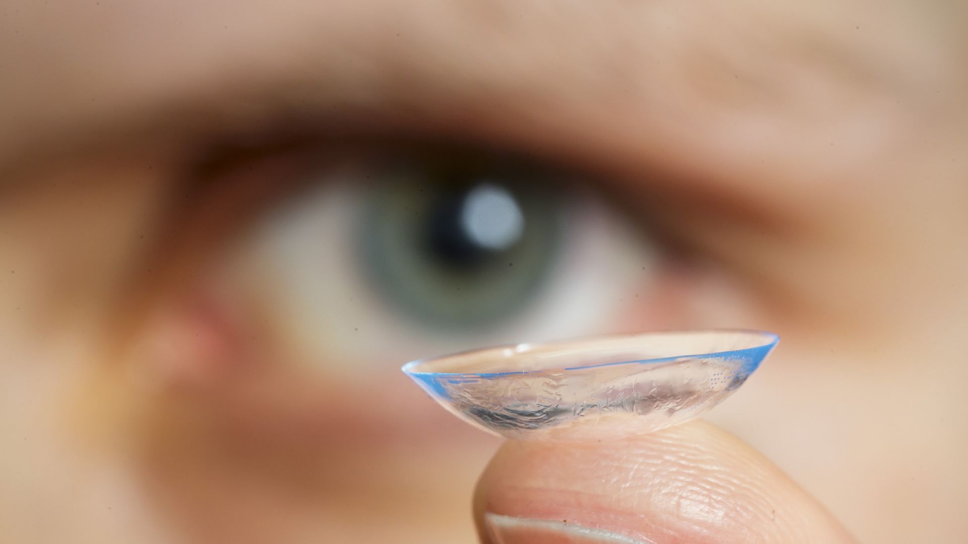 Lentes de Contato e Olho Seco: Como Garantir Conforto e Saúde Ocular