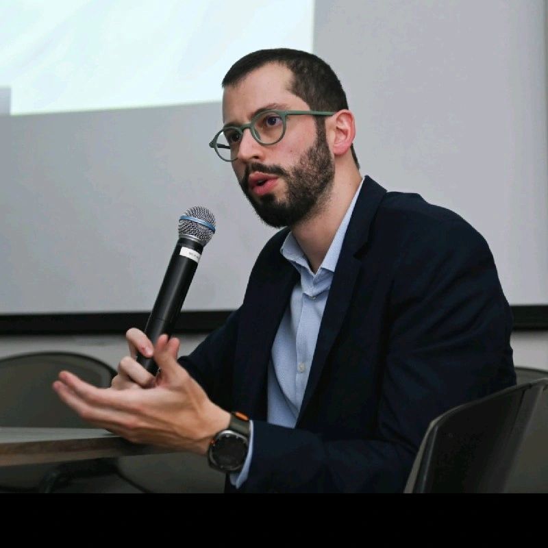 Dr. Lucas Della Paolera - CRM 183222-SP